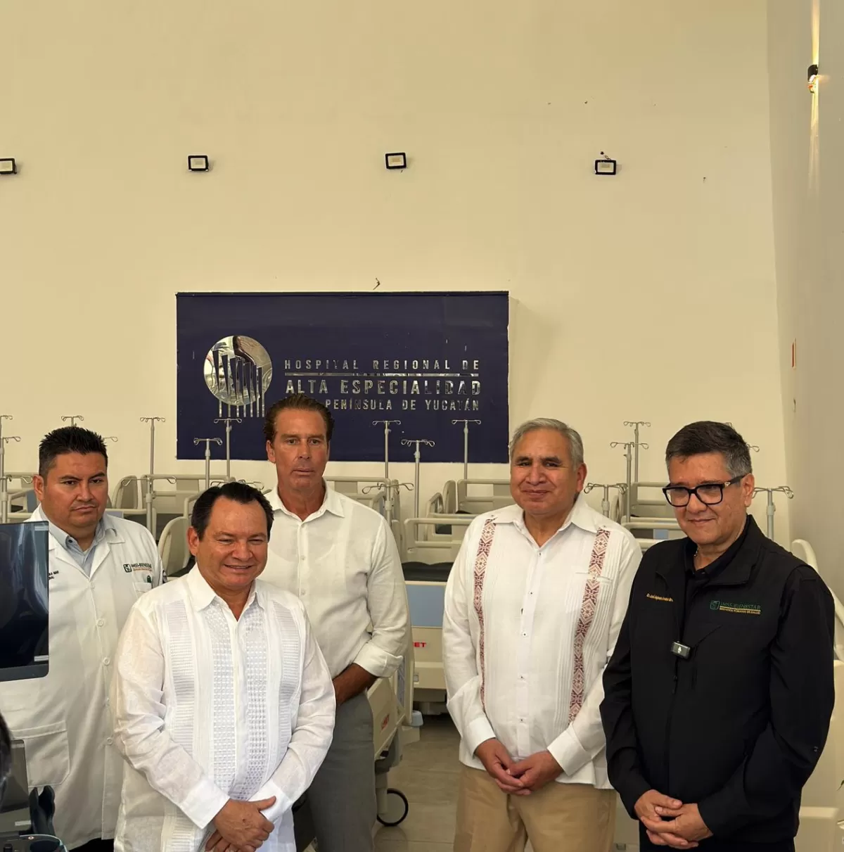 Entrega de equipos al HRAEPY por más de 86 millones de pesos