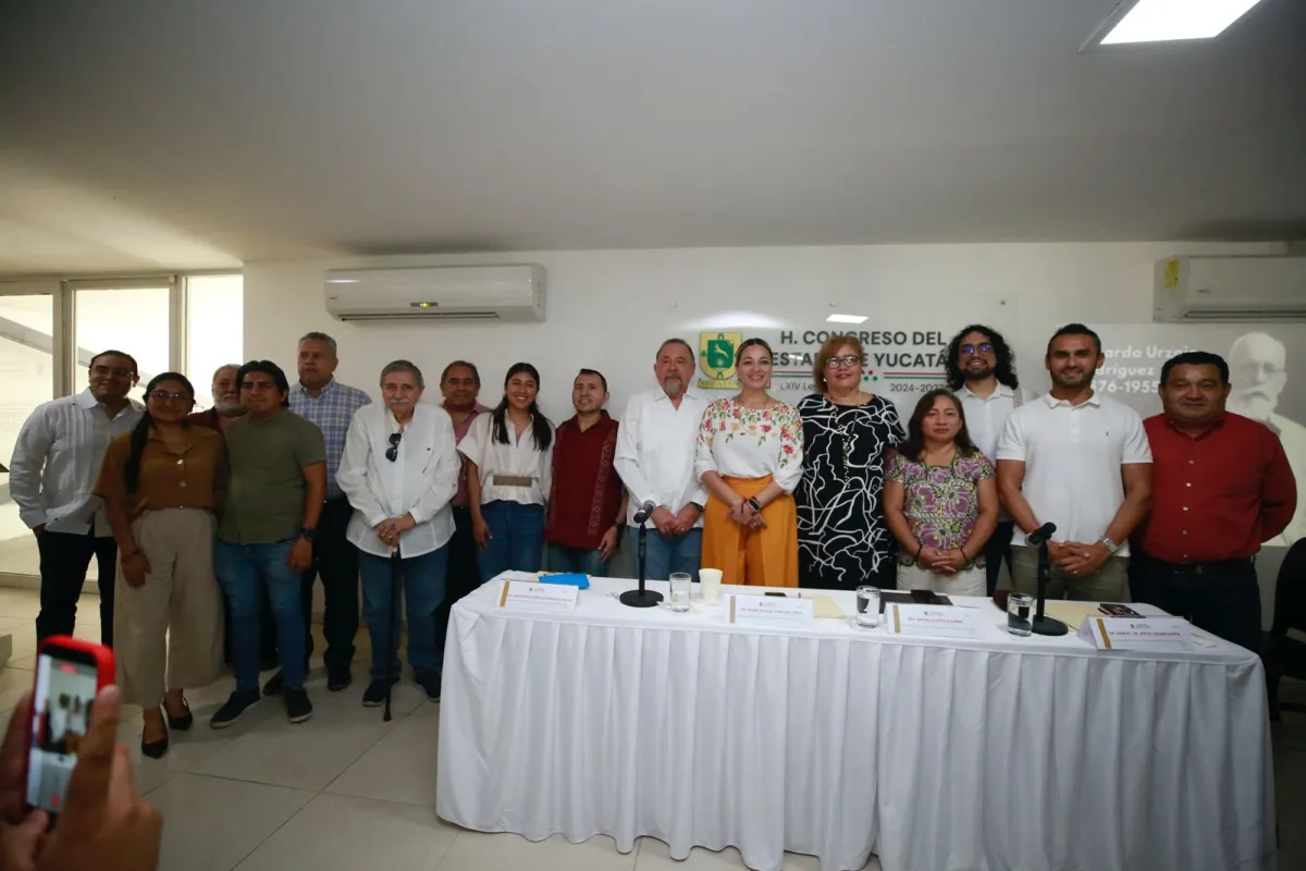Estrechando lazos de hermandad, se lleva a cabo conferencia “Solidaridad Cubana Yucateca”.