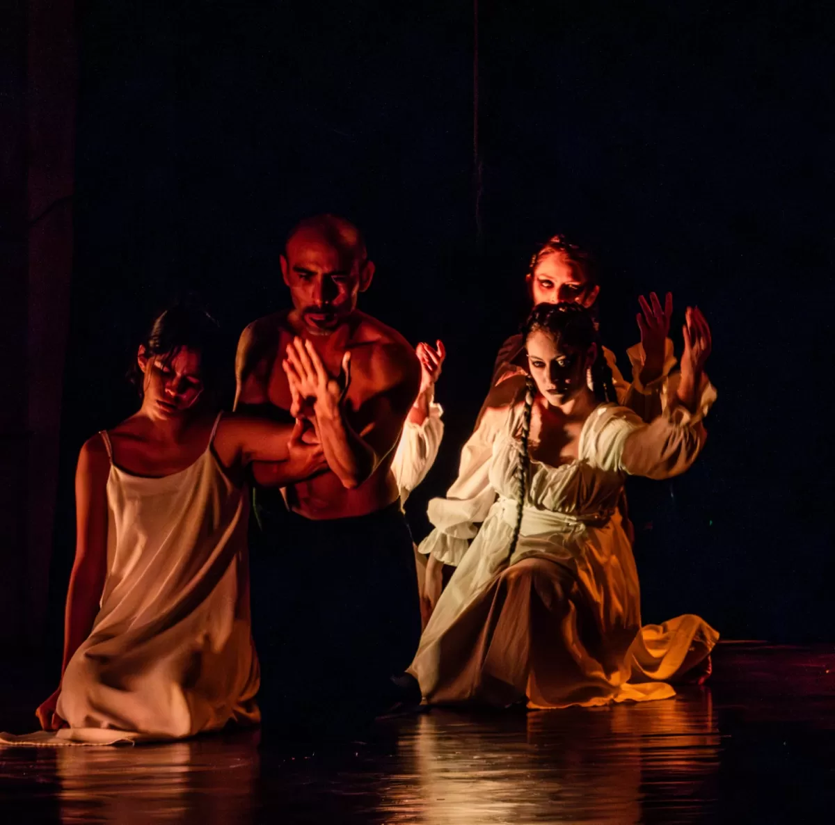 La agrupación Colectivo Cuerva presentará el próximo sábado el teatro-danza “Caronte”.