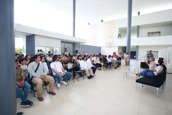 Jóvenes participan en “Experiencia Parlamentaria” como parte del Parlamento Juvenil Yucatan 2026 en el Congreso Estatal