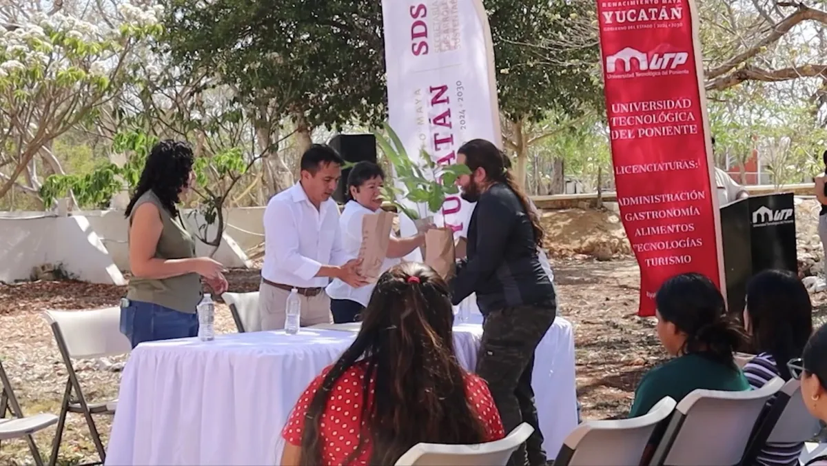 Reverdece la UTP con el programa “Renacimiento Verde en tu Escuela”