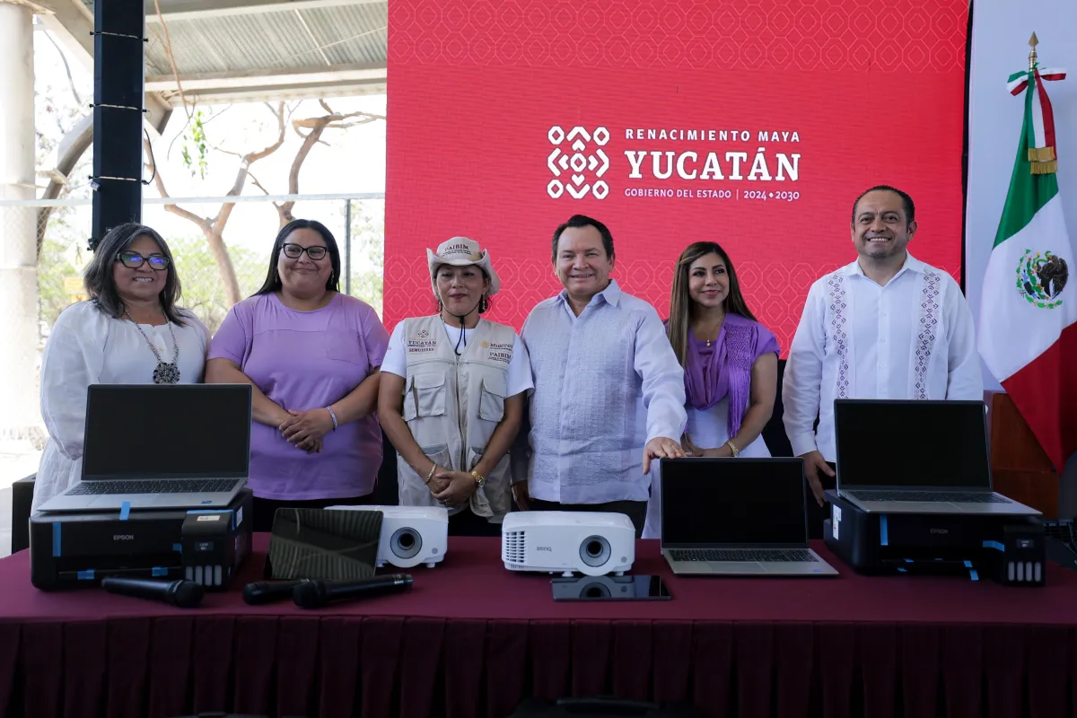 Entregaron equipo tecnológico a los 31 Centros LIBRE de Yucatán 