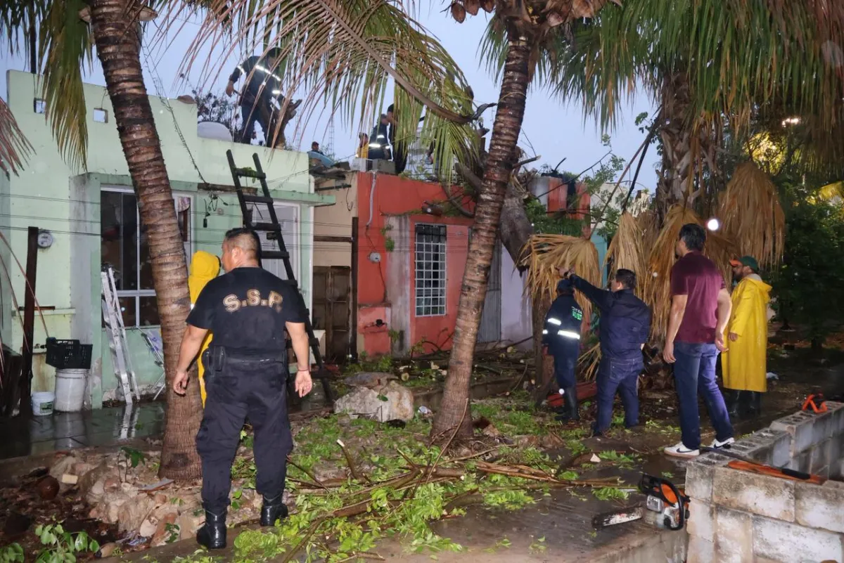 Atiende el regidor Adrián Gorocica contingencia en Ciudad Caucel