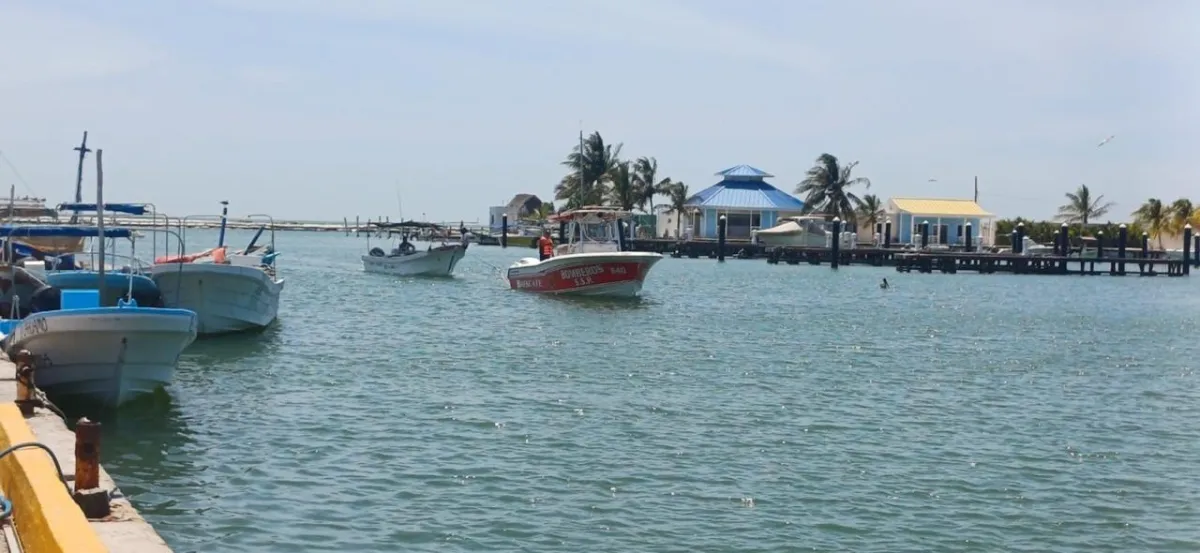 Localizan sanos y salvos a dos pescadores en Telchac Puerto
