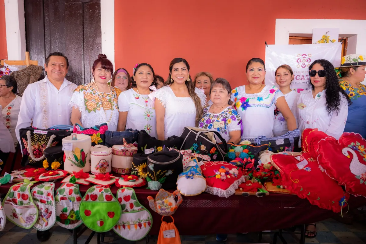 DIF Yucatán reconoce talento y aprendizaje de participantes en talleres comunitarios