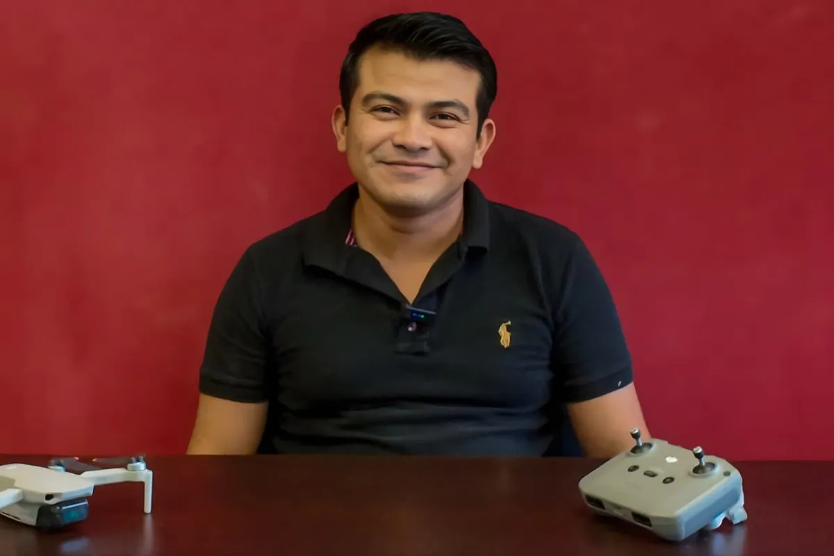 Pilotaje de drones abre nuevas oportunidades a joven emprendedor yucateco