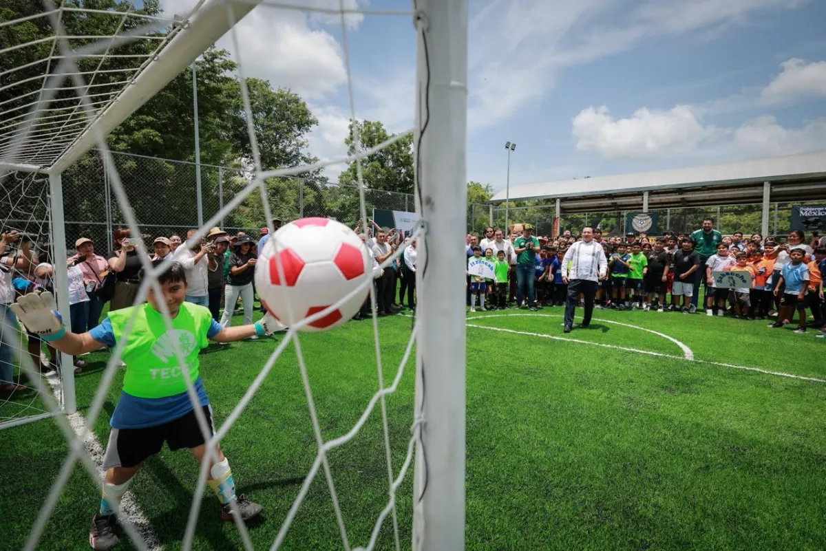 Tecoh estrena nueva cancha deportiva como parte del Renacimiento Maya para transformar espacios públicos y generar bienestar