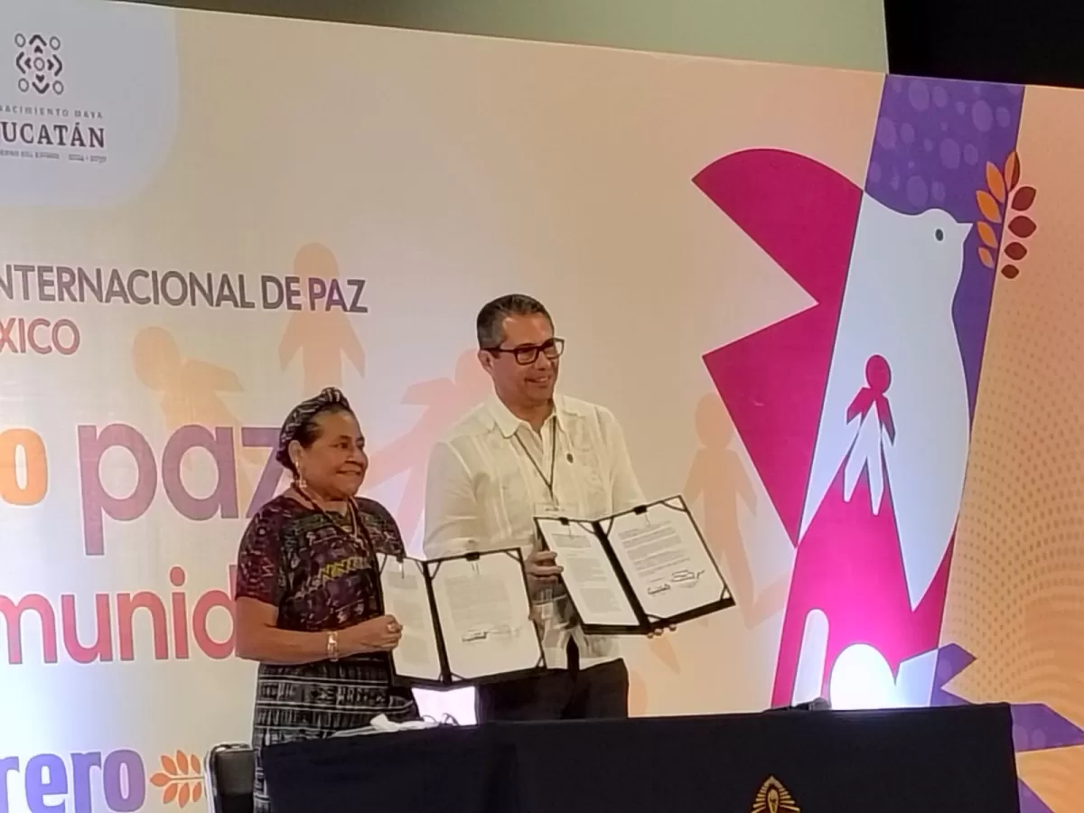  La Premio Nóbel de la Paz Rigoberta Menchú hace un llamado a los jóvenes yucatecos a crear su propia agenda de paz y a construir la paz desde su comunidad.
